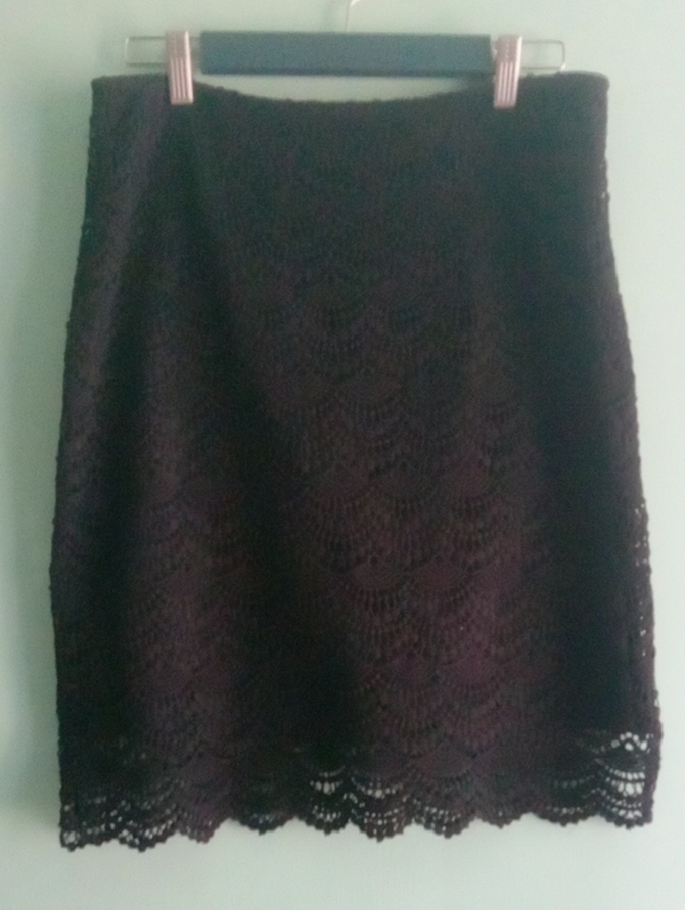 Elle Black Scalloped Lace Pencil Skirt - Size 8